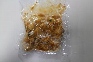液体凍結機から取り出した麻婆豆腐。